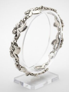 James Avery RARE Guardian Angels bracelet
LIKE NEW